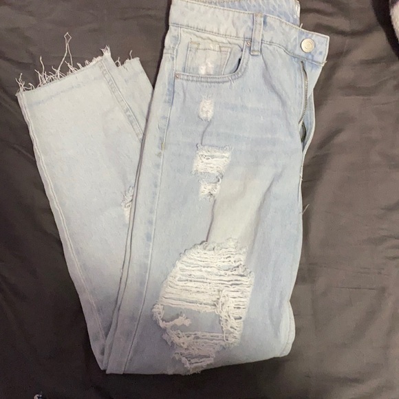 ☆Light blue ripped mom jeans, Size 9 - Picture 1 of 4